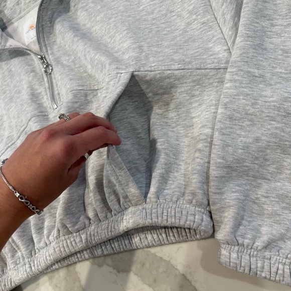 Lazy Sunday Half Zipped Cropped Sweatshirt Women’s Large Heather Gray Athleisure - Picture 6 of 9